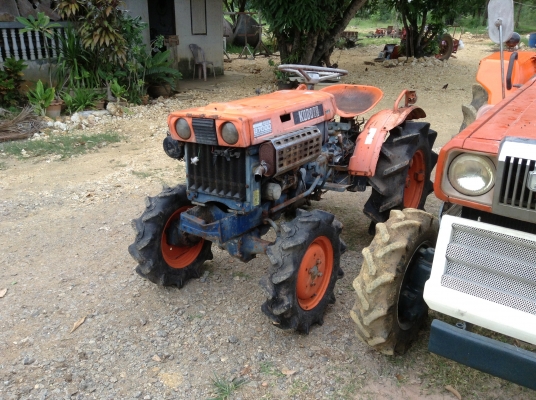 Kubota B7000 4WD