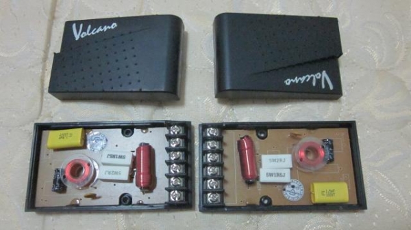 ขายชุดเครื่องเสียงรถยนต์พร้อมตู้ 9500 บาท ขายชุดเครื่องเสียงรถยนต์พร้อมตู้ 9500 บาท