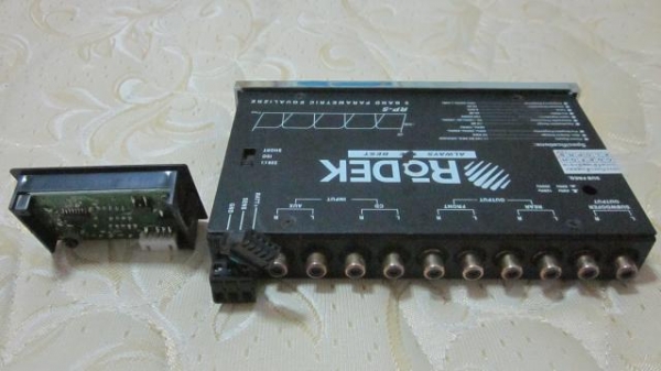 ขายชุดเครื่องเสียงรถยนต์พร้อมตู้ 9500 บาท ขายชุดเครื่องเสียงรถยนต์พร้อมตู้ 9500 บาท