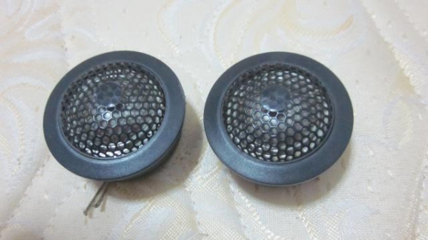 ขายชุดเครื่องเสียงรถยนต์พร้อมตู้ 9500 บาท ขายชุดเครื่องเสียงรถยนต์พร้อมตู้ 9500 บาท