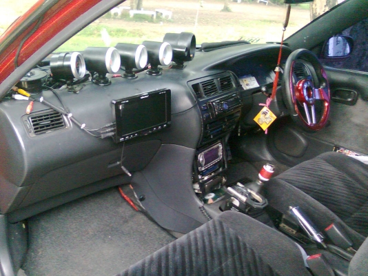 ขาย TOYOTA 3 ห่วง เครื่องหัวฉีด 1500 efi ปี 92 พร้อมเครื่องเสียงชุดใหญ่ สนใจโทรสอบถาม 089-8295500