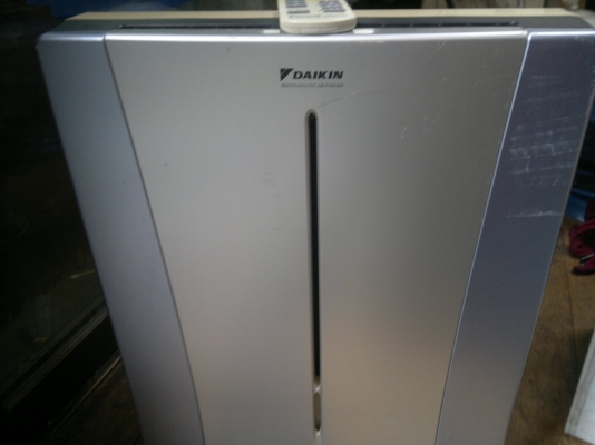 ขายเครื่องฟอกอากาศ Daikin ใช้ในบ้านพร้อม รีโมท