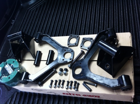 ขายชุดยกปีกนก 3 นิ้ว สำนัก AUTO 4WD เฮียตือ สำหรับ วีโก้ 4x2 ตัวเตี้ย สภาพ95\%