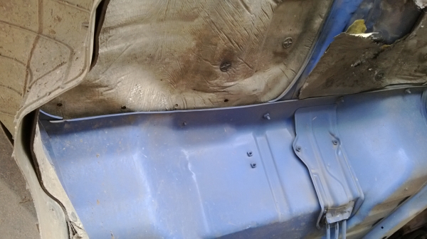 ISUZU NPR 130 เทอร์โบ เครื่อง4HG ยาว5เมตร สภาพดีเครื่องแน่นมากๆไม่เคนแกาะ แคซซีสวยไม่มีสนิมครับ แอร์เย็น ยางใหม่ๆๆ7เส้น