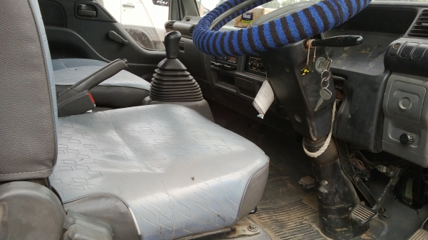 ISUZU NPR 130 เทอร์โบ เครื่อง4HG ยาว5เมตร สภาพดีเครื่องแน่นมากๆไม่เคนแกาะ แคซซีสวยไม่มีสนิมครับ แอร์เย็น ยางใหม่ๆๆ7เส้น