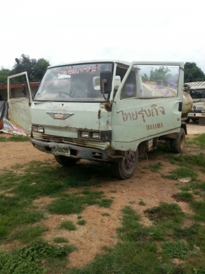 ขายด่วน KM777 หัวแคชชี เครื่องwo4d 117hp เครื่องดีมาก แคชชีสวยป่านนางฟ้าขายที่255000เอาไปต่อดั้มครั้บแท้งนำ้ไม่ได้ครับ