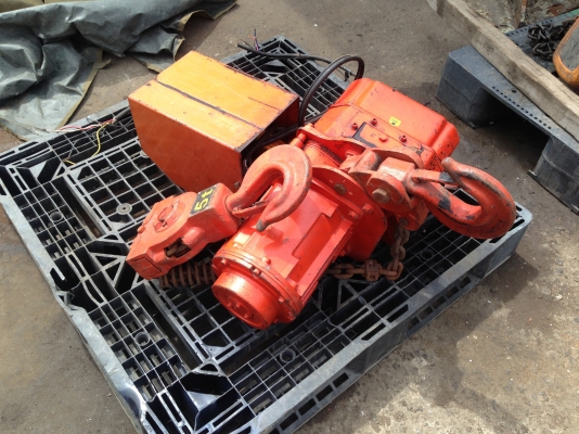 ขายรอกไฟฟ้า Elephant 5 Ton made in Japan สภาพสวยมาก อุปกรณ์รีโมทครบ สภาพสวยมาก พร้อมใช้งาน ขายรอกไฟฟ้า Elephant 5 Ton made in Japan สภาพสวยมาก อุปกรณ์รีโมทครบ สภาพสวยมาก พร้อมใช้งาน