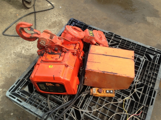 ขายรอกไฟฟ้า Elephant 5 Ton made in Japan สภาพสวยมาก อุปกรณ์รีโมทครบ สภาพสวยมาก พร้อมใช้งาน