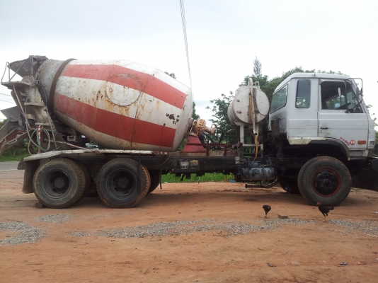 ขายรถโม่5คิว UD 2เพลา เอกสารพร้อมโอน