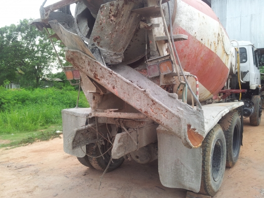 ขายรถโม่5คิว UD 2เพลา เอกสารพร้อมโอน