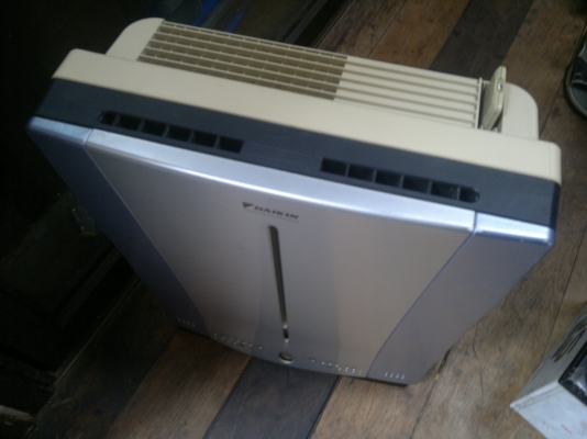 ขายเครื่องฟอกอากาศ Daikin ใช้ในบ้านพร้อม รีโมท