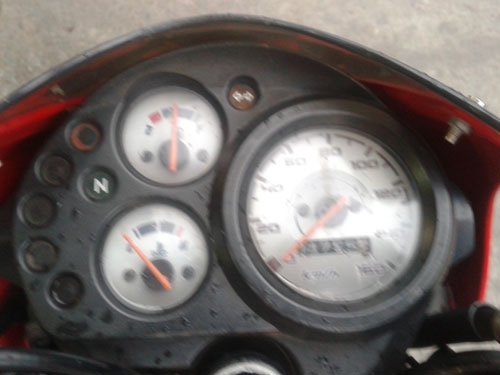 SONIC  ปี46 ไมล์ขาว สีแดงดำ สตาร์ทมือ ล้อแม็คขาว เครื่องดี เอกสารครบ  ชุดสีสดเครื่องเดิมทุกชิ้น ท้าให้มาลองขับค่ะ