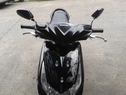 ICON ปี51 สีดำล้อแม็กแท้จากโรงงาน เครื่องแน่นๆ มีเอกสารครบสนใจมาลองขับได้จ้า ICON ปี51 สีดำล้อแม็กแท้จากโรงงาน เครื่องแน่นๆ มีเอกสารครบสนใจมาลองขับได้จ้า