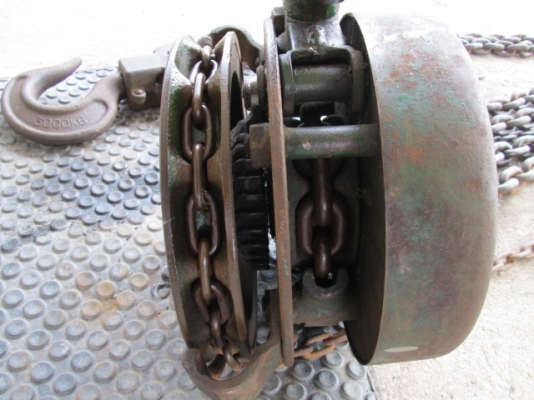 รอกโซ่แบบสาว 3Ton "TOA"