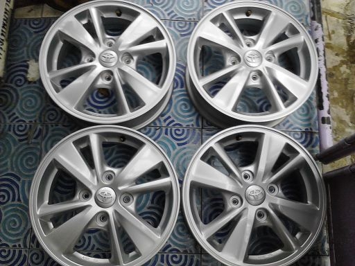 ล้อแม็กRanger17 Avanza15 Civic FD16 FB15 เริ่มต้นที่ 4500
