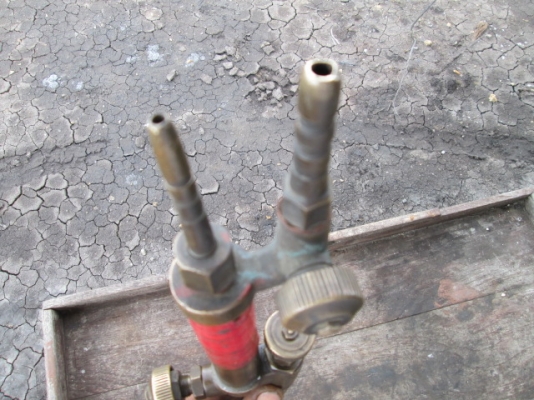 หัวเชื่อมแก๊ส พร้อมวาล์วแบบ2ทาง หัวเชื่อมแก๊ส พร้อมวาล์วแบบ2ทาง