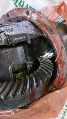 ขายเฟืองท้าย3.9 ลิมิเต็ดใส่สตราด้า2500cc