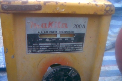 ตู้เชื่อม makita 200แอมสภาพเดิมๆครับเป็นของมากิต้าครับ  ขนาด  200  แอม  ราคานี้สุดคุ้มครับ  ไม่ต้องเบิกใหม่ครับสวยๆครับ