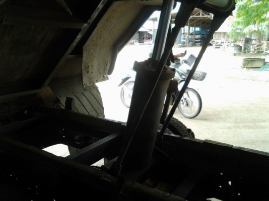 TOYOTA  BU 101 ดั๊ม ปี 40 เครื่อง 14B รถห้างแท้