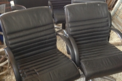 เก้าอี้หนังแท้สภาพสวยๆครับเป็นของผุบริหารครับเบิกใหม่ 8  พันกว่าครับรุ่นนี้  ขายตัวละ 3500  ครับสวยๆครับ