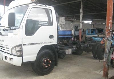 ขายหกล้อหัวคัซซี NPR 130 แรง Turbo Uro 2 สวยมาก โทร 088-4501277