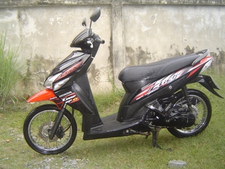 Honda Click เครื่องเดิมๆ ขับดี สีแดงดำ Honda Click เครื่องเดิมๆ ขับดี สีแดงดำ