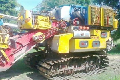 ขายรถเกี่ยว KM47 อุ้ม 2.5 ตัน พร้อมใช้ รถใช้งานอยู่ 088-4501277