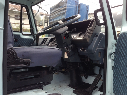 ขาย 6 ล้อ อีซูซุ FTR  เครื่อง 160 แรง ตู้แห้ง ยาว 7 เมตร