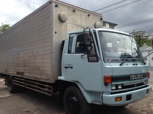 ขาย 6 ล้อ อีซูซุ FTR  เครื่อง 160 แรง ตู้แห้ง ยาว 7 เมตร