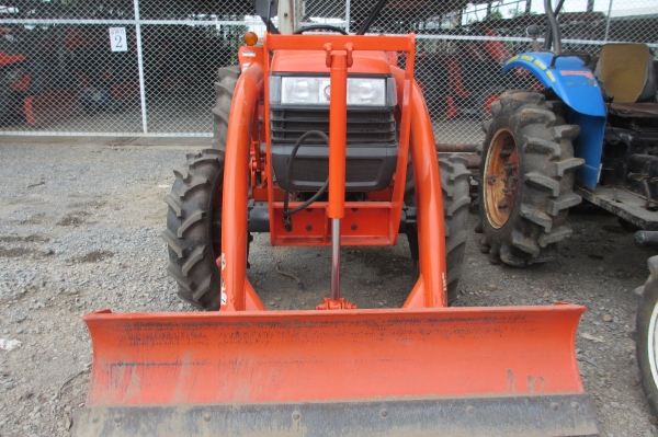 ขายรถแทรคเตอร์ รุ่น L4508DI-SP มือสองพร้อมใบมีดดันดิน