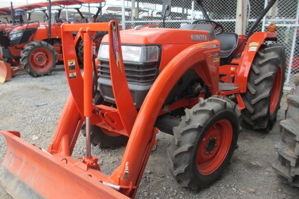 ขายรถแทรคเตอร์ รุ่น L4508DI-SP มือสองพร้อมใบมีดดันดิน