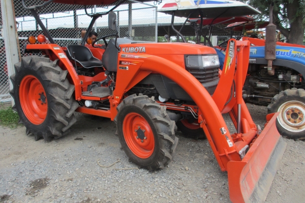 ขายรถแทรคเตอร์ รุ่น L4508DI-SP มือสองพร้อมใบมีดดันดิน