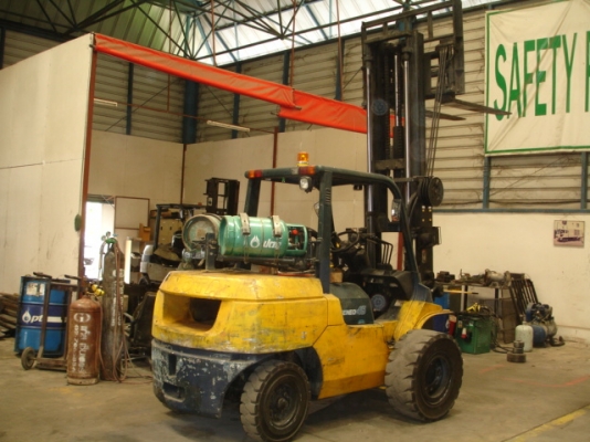 ขายรถฟอร์คลีฟท์ติดแก๊สสองถัง TOYOTA 7FG45 Yr.2004 เสาสามเมตรฟูลฟรี ไซด์ชิฟท์ ถูกครับ 335,000 รวมแวทแล้วโทรมานะ 085-9049669