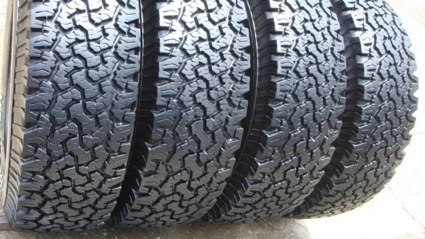 ขายยาง BF Goodrich Allterrain ขนาด 30 9.5 r15  สวยมาก
