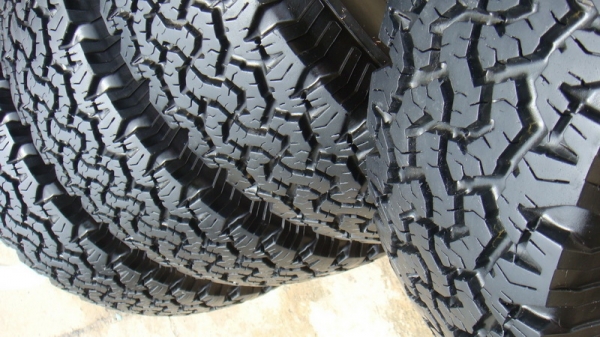 ขายยาง BF Goodrich Allterrain ขนาด 30 9.5 r15  สวยมาก