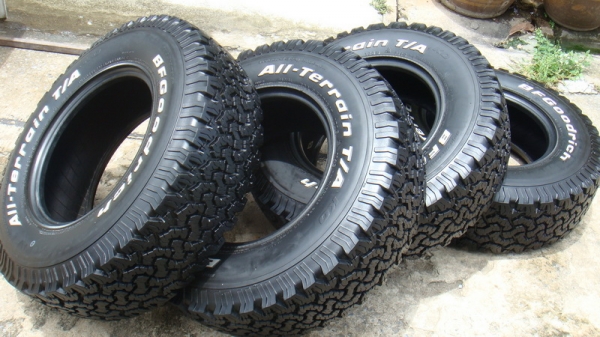 ขายยาง BF Goodrich Allterrain ขนาด 30 9.5 r15  สวยมาก