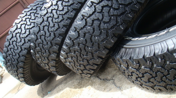 ขายยาง BF Goodrich Allterrain ขนาด 30 9.5 r15  สวยมาก