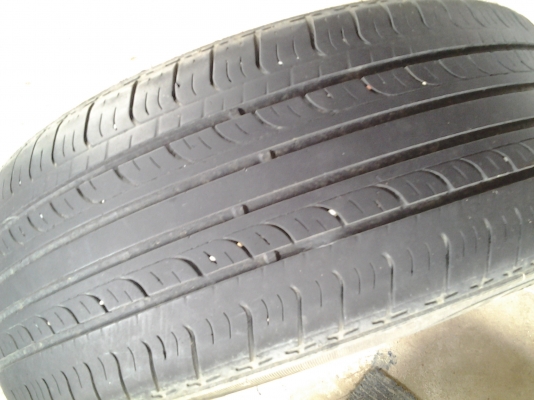 ยางรถเก๋งขอบ 15 ราคาถูก 4 เส้น ยางรถเก๋งขอบ 15 ราคาถูก 4 เส้น