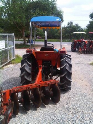 ขายรถไถ Kubota L1-26 (4WD) พร้อมผานหลัง ขายรถไถ Kubota L1-26 (4WD) พร้อมผานหลัง