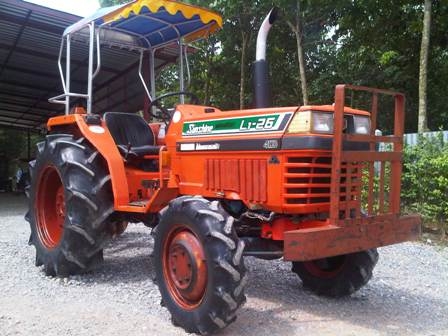 ขายรถไถ Kubota L1-26 (4WD) พร้อมผานหลัง ขายรถไถ Kubota L1-26 (4WD) พร้อมผานหลัง