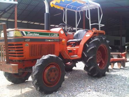 ขายรถไถ Kubota L1-26 (4WD) พร้อมผานหลัง