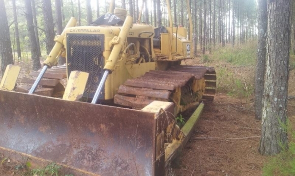 New stock CAT D5B ตีนเป็ด รถนอก คันนี้นำเข้าจากอเมริกา ขายถูกครับ สภาพดี