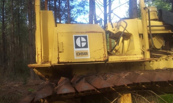 New stock CAT D5B ตีนเป็ด รถนอก คันนี้นำเข้าจากอเมริกา ขายถูกครับ สภาพดี