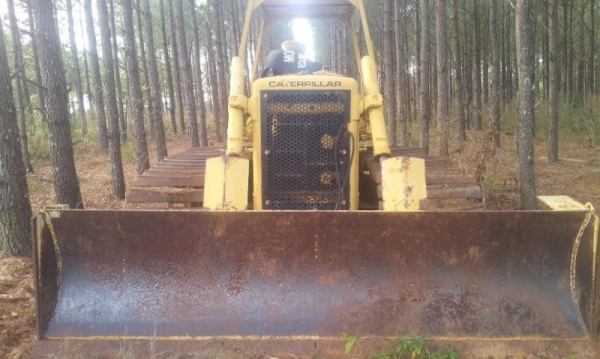 New stock CAT D5B ตีนเป็ด รถนอก คันนี้นำเข้าจากอเมริกา ขายถูกครับ สภาพดี