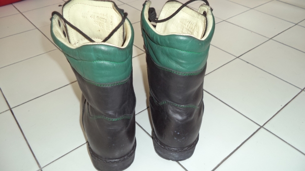 รองเท้าหนังหัวเหล็ก