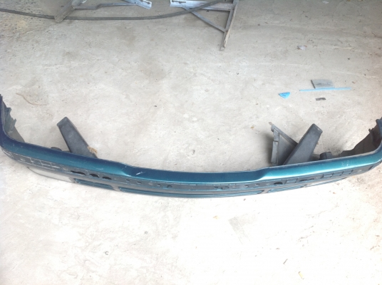 ขายค่ะกันชนหน้าBMW E36 พร้อมสปอตไลท์สภาพตามรูป ขายค่ะกันชนหน้าBMW E36 พร้อมสปอตไลท์สภาพตามรูป