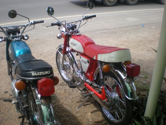 A100 (สีเเดง) สภาพประกวด มีเล่มทะเบียน ราคา 26,500