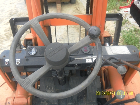 ขายรถโฟล์คลิฟท์โตโยต้า3FD35 3.5ตันเสาสูง3เมตรเก่านอกพร้อมใช้ราคา270000บาทสนใจโทร0816426706