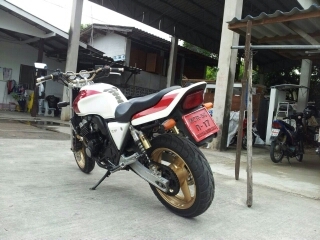 ขายด่วน cb 400ปี 95 invoie ราคาต่อรองได้ ขายด่วน cb 400ปี 95 invoie ราคาต่อรองได้