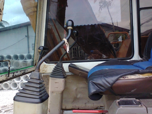 ขาย แม๊คโค KOMATSU  PC120 รุ่น 5   4 สูบเทอร์โบ ไฟฟ้าครบ